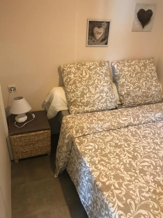 Mobilhome En Face Des Plages Hyères Zewnętrze zdjęcie